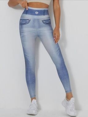 Levi Women’s Light Blue Ombre Jeggings with Side Stripe